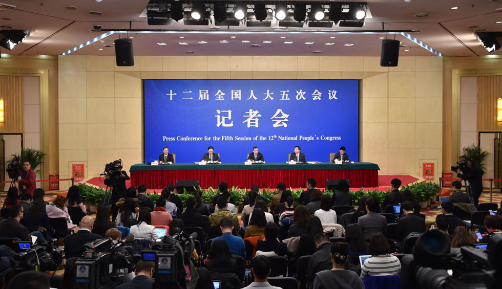 回放：三位全國人大相關(guān)負(fù)責(zé)人就&ldquo;民法總則草案&rdquo;答問