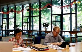 中國成就，世界矚目&mdash;&mdash;來自基層蹲點現(xiàn)場的報道