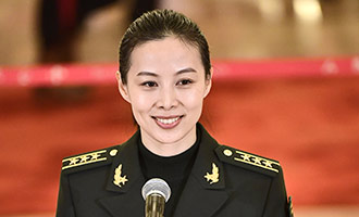 王亞平在&ldquo;代表通道&rdquo;接受采訪