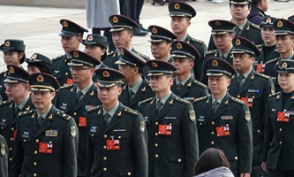 全國人大代表走向會(huì)場