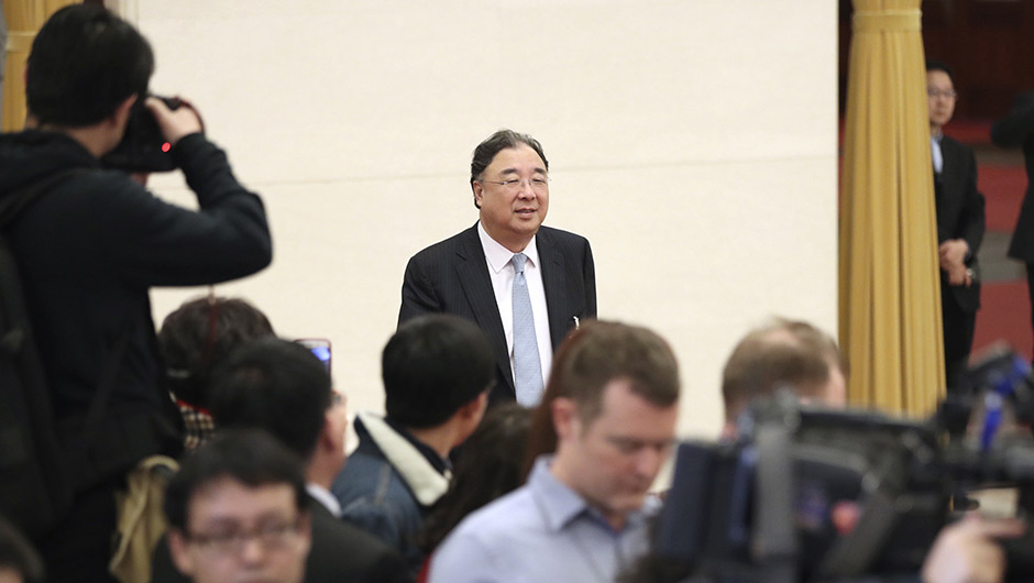 馬曉偉步入&ldquo;部長(zhǎng)通道&rdquo;，準(zhǔn)備接受采訪