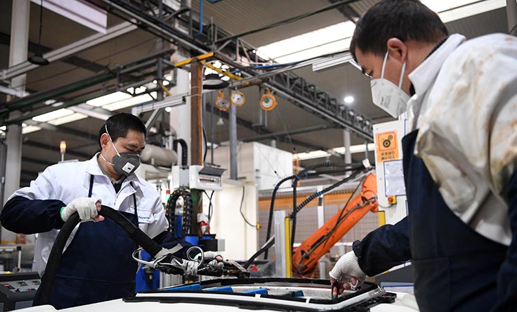 新華社評論員：堅(jiān)持疫情防控和經(jīng)濟(jì)社會發(fā)展&ldquo;兩手抓&rdquo;