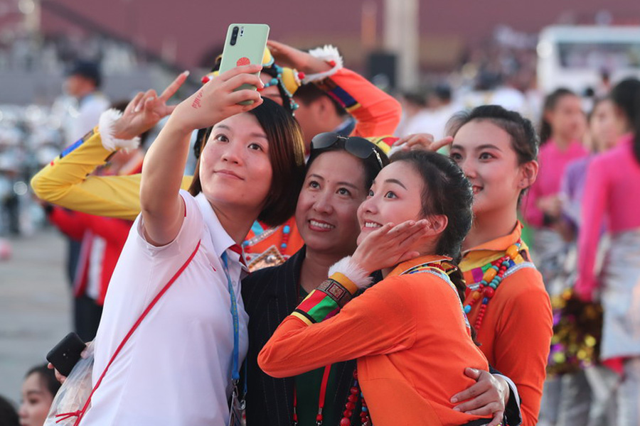 今晚，我們歡聚在天安門廣場