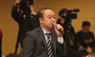 日本經(jīng)濟(jì)新聞?dòng)浾咛釂? /> </a>           
<p><a href=