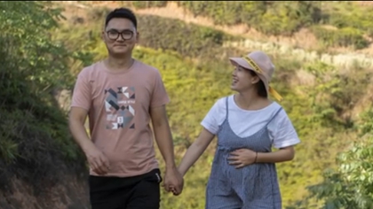 回歸田園的&ldquo;網(wǎng)紅&rdquo;夫婦 這樣帶動(dòng)家鄉(xiāng)人致富