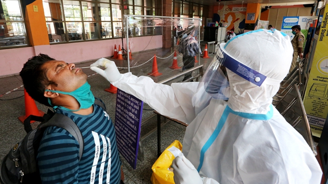 日增確診34萬6786例！印度疫情數(shù)據(jù)再創(chuàng)新高