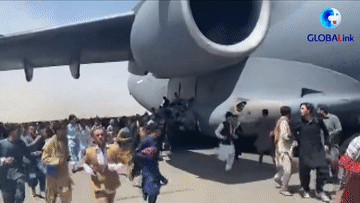 全球連線丨慘??！喀布爾機場現(xiàn)場