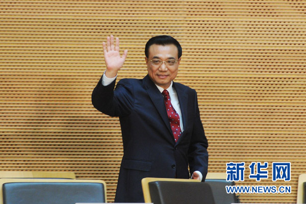 5月5日，中國(guó)國(guó)務(wù)院總理李克強(qiáng)在位于亞的斯亞貝巴的非洲聯(lián)盟總部發(fā)表題為《開創(chuàng)中非合作更加美好的未來(lái)》的演講。 新華社記者 謝環(huán)馳 攝 