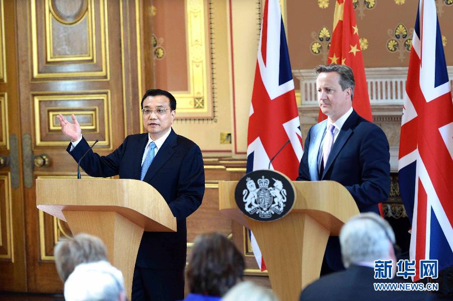 6月17日，中國國務院總理李克強同英國首相卡梅倫在倫敦舉行中英總理年度會晤后共同會見記者。新華社記者 李濤 攝  