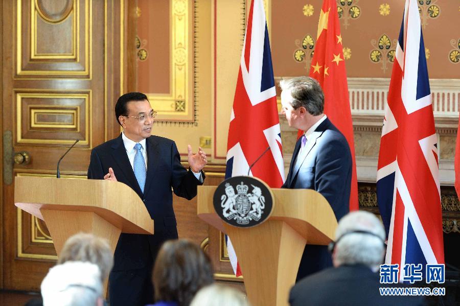 6月17日，中國國務院總理李克強同英國首相卡梅倫在倫敦舉行中英總理年度會晤后共同會見記者。新華社記者 李濤 攝