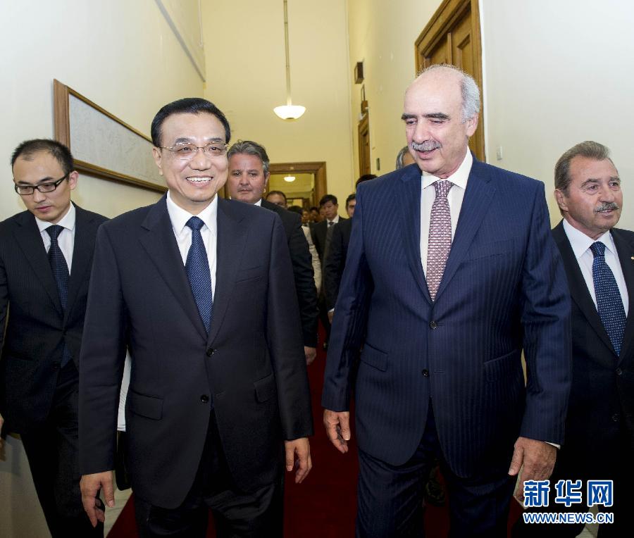 6月19日，國務(wù)院總理李克強在希臘議會大廈會見希臘議長米馬拉基斯。新華社記者 王曄 攝