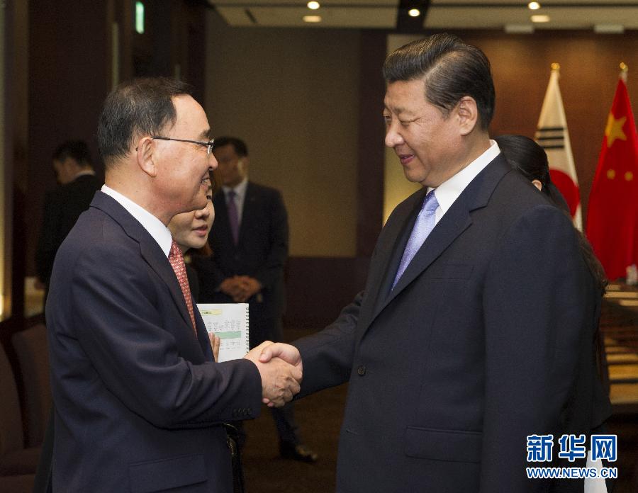 7月4日，國家主席習(xí)近平在首爾會見韓國總理鄭烘原。 新華社記者謝環(huán)馳攝  