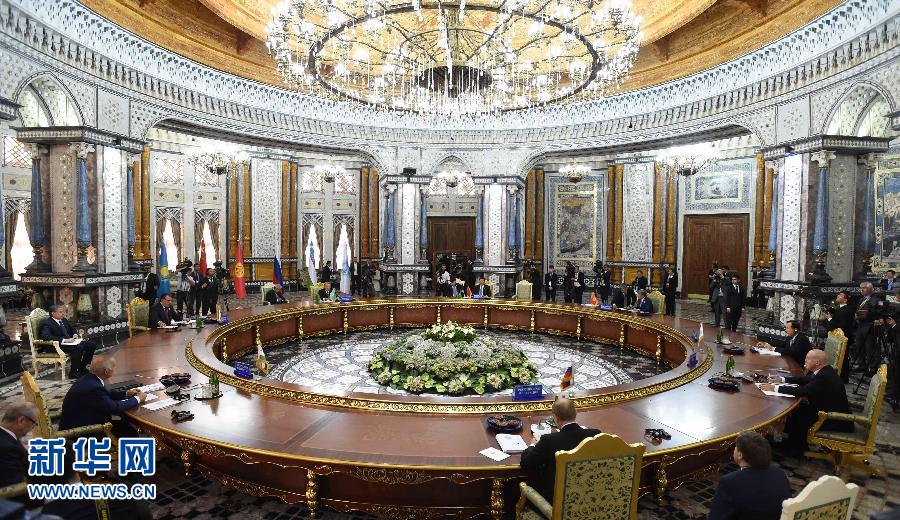 9月12日，上海合作組織成員國(guó)元首理事會(huì)第十四次會(huì)議在塔吉克斯坦首都杜尚別舉行。國(guó)家主席習(xí)近平出席會(huì)議并發(fā)表重要講話。新華社記者馬占成攝 