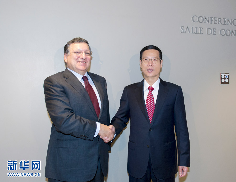 9月23日，正在紐約出席聯(lián)合國(guó)氣候峰會(huì)的國(guó)家主席習(xí)近平特使、國(guó)務(wù)院副總理張高麗在紐約聯(lián)合國(guó)總部會(huì)見(jiàn)歐盟委員會(huì)主席巴羅佐。新華社記者王曄攝 