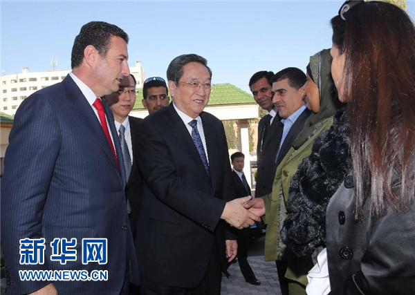 11月9日，正在約旦進(jìn)行正式友好訪問(wèn)的全國(guó)政協(xié)主席俞正聲在安曼會(huì)見約旦眾議院代議長(zhǎng)薩法迪。 新華社記者 劉衛(wèi)兵 攝 