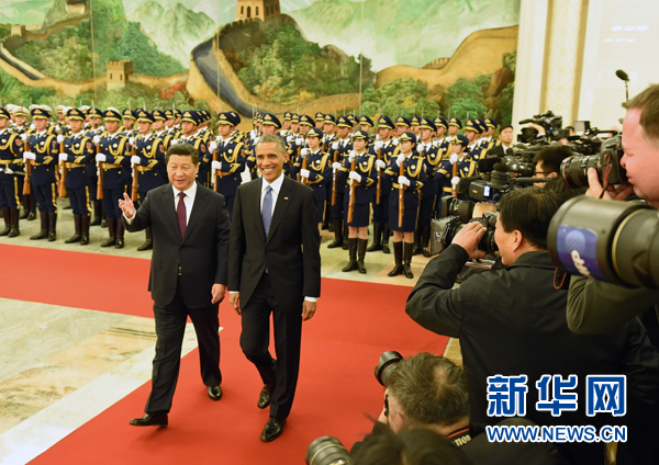 11月12日，國家主席習(xí)近平在北京人民大會(huì)堂舉行歡迎儀式，歡迎美國總統(tǒng)奧巴馬對(duì)中國進(jìn)行國事訪問。 新華社記者 劉建生 攝