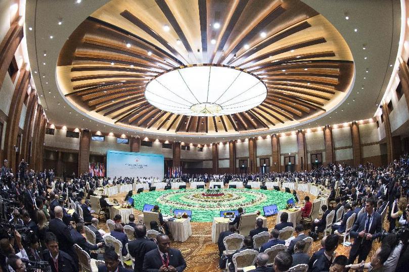  11月13日，中國國務(wù)院總理李克強在緬甸內(nèi)比都出席第九屆東亞峰會。 新華社記者 王曄 攝