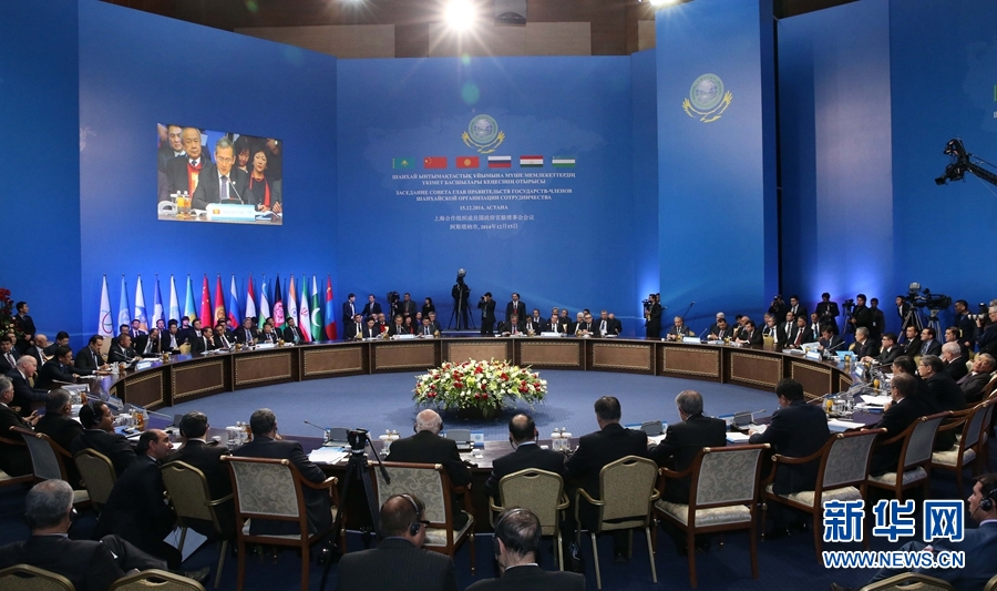 12月15日，中國國務(wù)院總理李克強(qiáng)在阿斯塔納出席上海合作組織成員國政府首腦理事會第十三次會議。 新華社記者 龐興雷 攝