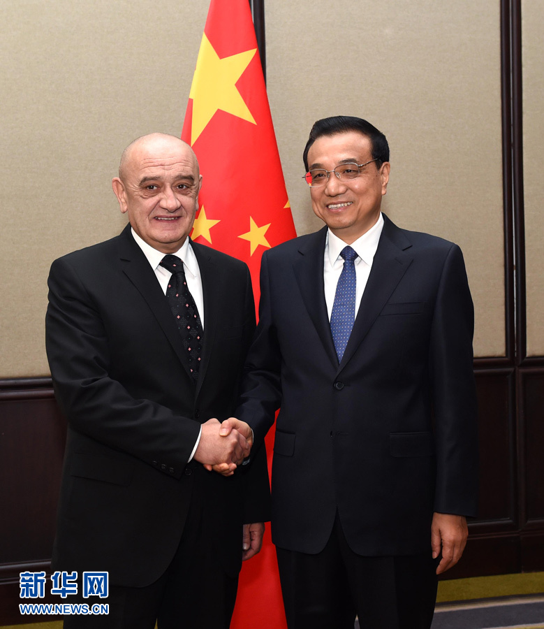 12月16日，中國國務院總理李克強在貝爾格萊德會見波黑部長會議主席貝萬達。 新華社記者 饒愛民 攝 