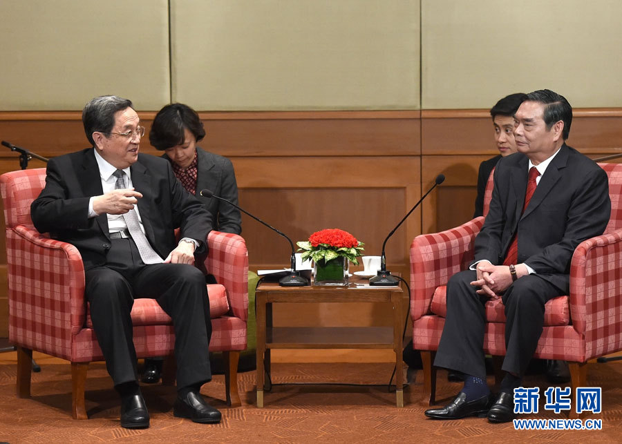 12月25日至27日，中共中央政治局常委、全國政協(xié)主席俞正聲對(duì)越南進(jìn)行正式訪問。這是12月25日，俞正聲在河內(nèi)會(huì)見越共中央書記處常務(wù)書記黎鴻英。 新華社記者劉建生攝