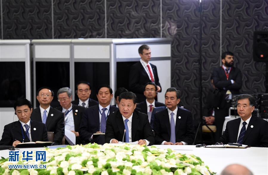  11月15日，金磚國家領(lǐng)導(dǎo)人非正式會晤在土耳其安塔利亞舉行，中國國家主席習(xí)近平、俄羅斯總統(tǒng)普京、印度總理莫迪、南非總統(tǒng)祖馬、巴西總統(tǒng)羅塞夫出席。習(xí)近平在會上發(fā)表題為《開拓機(jī)遇應(yīng)對挑戰(zhàn)》的重要講話。 新華社記者 饒愛民 攝 