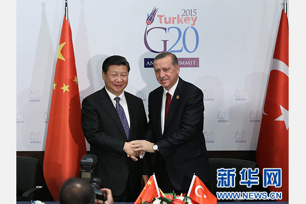 當(dāng)?shù)貢r(shí)間11月14日，國(guó)家主席習(xí)近平在土耳其安塔利亞會(huì)見土耳其總統(tǒng)埃爾多安。 新華社記者 龐興雷 攝