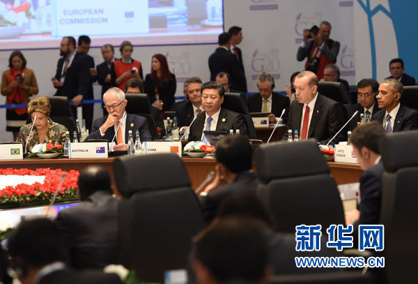 11月15日，國家主席習(xí)近平在土耳其安塔利亞出席二十國集團領(lǐng)導(dǎo)人第十次峰會第一階段會議。 新華社記者李學(xué)仁攝 