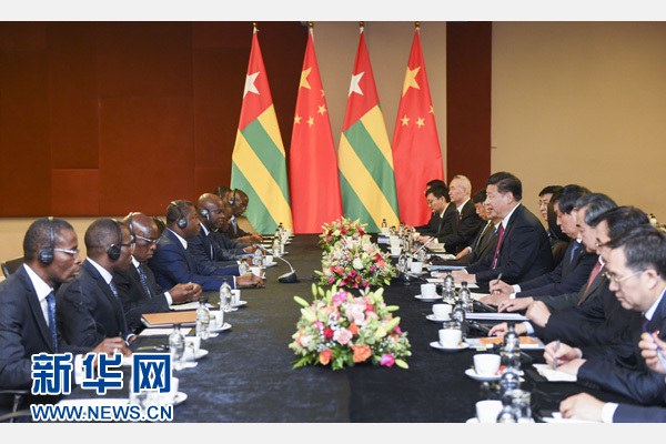 12月3日，國家主席習(xí)近平在約翰內(nèi)斯堡會見多哥總統(tǒng)福雷。新華社記者 謝環(huán)馳 攝 