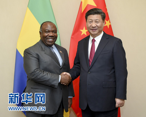 12月3日，國家主席習近平在約翰內斯堡會見加蓬總統(tǒng)邦戈。新華社記者 謝環(huán)馳 攝 