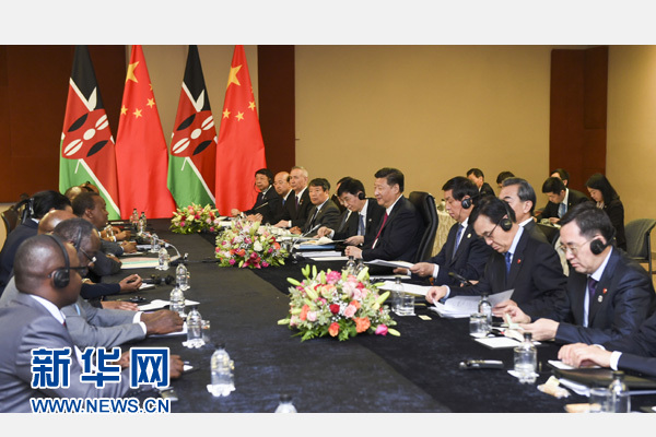 12月3日，國(guó)家主席習(xí)近平在約翰內(nèi)斯堡會(huì)見肯尼亞總統(tǒng)肯雅塔。新華社記者 謝環(huán)馳 攝