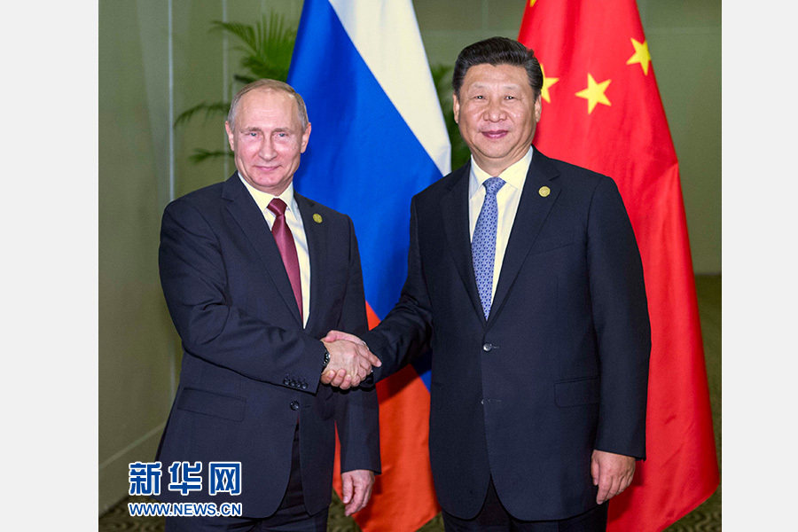 11月19日，國家主席習(xí)近平在利馬會見俄羅斯總統(tǒng)普京。 新華社記者李濤 攝