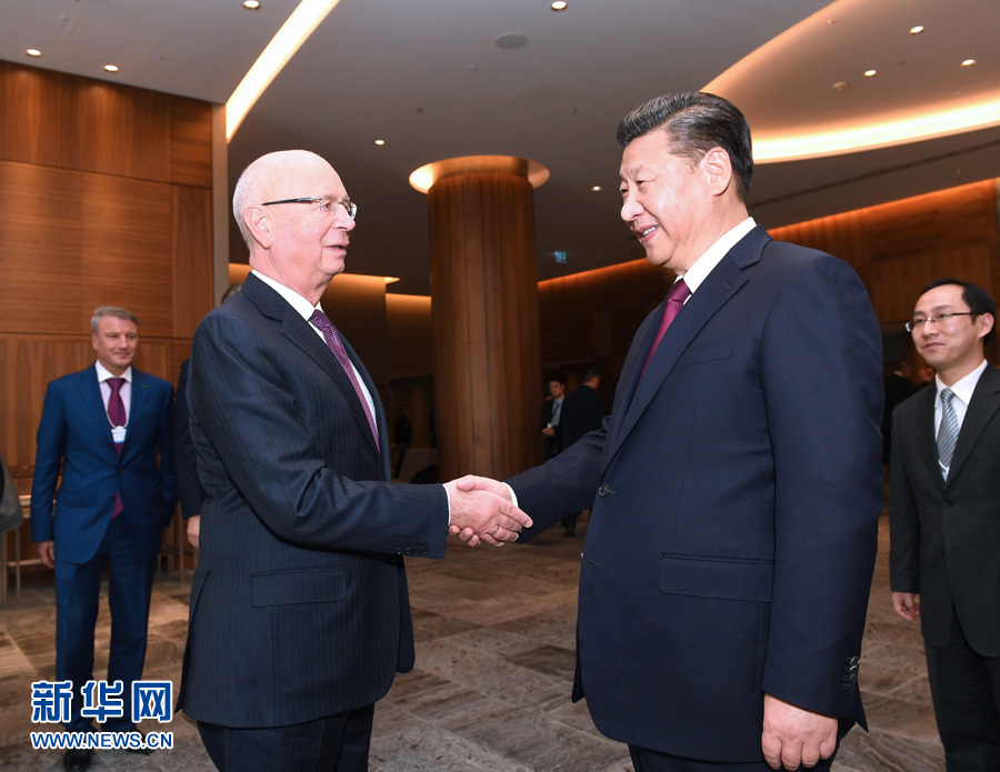 1月17日，國(guó)家主席習(xí)近平在瑞士達(dá)沃斯會(huì)見世界經(jīng)濟(jì)論壇主席施瓦布。 新華社記者 饒愛民 攝