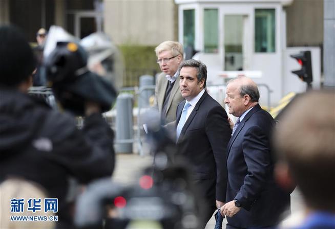 (國際·圖文互動)(1)“通俄門”調查節(jié)外生枝 特朗普出手反制難