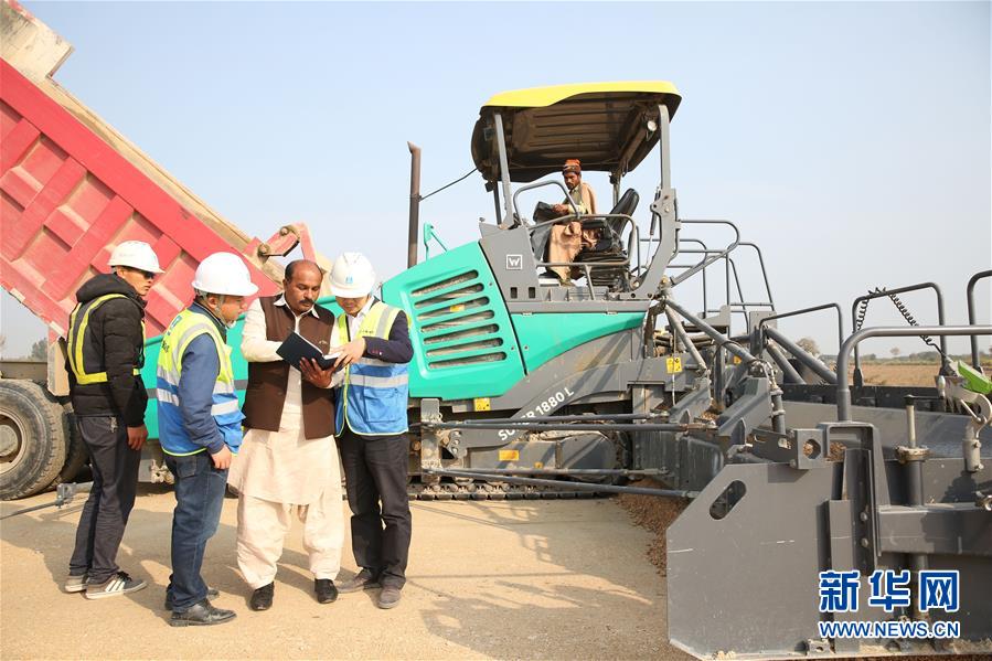 (新華全媒頭條·圖文互動)(4)構(gòu)建命運共同體 開啟上合新時代——習(xí)近平主席推動上合組織發(fā)展五年間