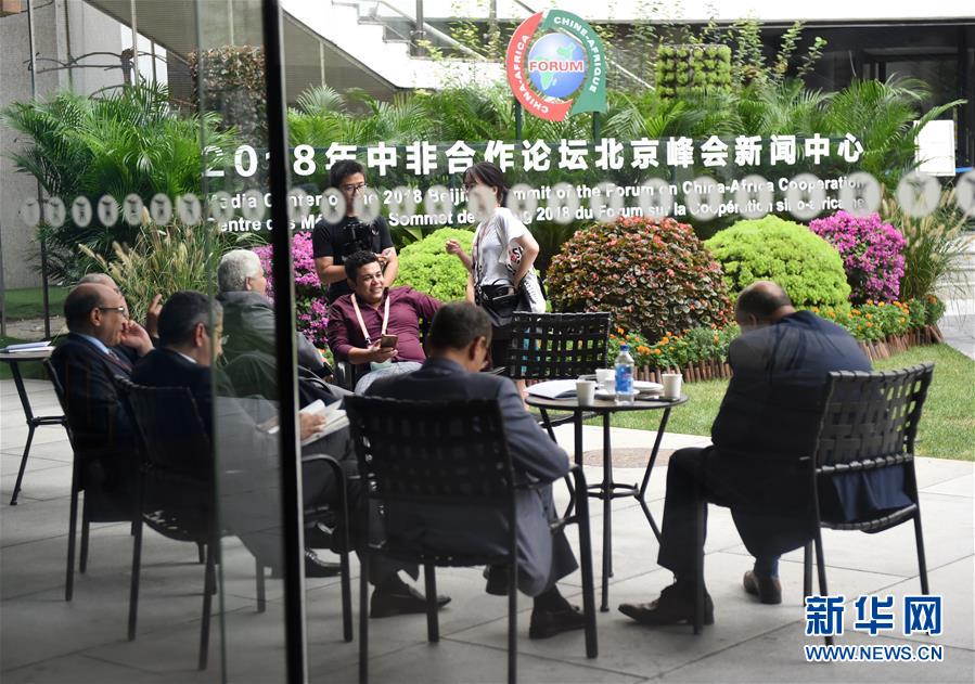 （中非合作論壇&middot;圖文互動(dòng)）（6）&ldquo;北京準(zhǔn)備好了！&rdquo;&mdash;&mdash;北京市委常委、常務(wù)副市長(zhǎng)張工就中非合作論壇北京峰會(huì)服務(wù)保障情況答新華社記者問