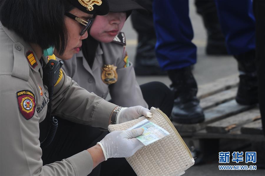 (國際)(2)印尼:失事客機未發(fā)生空中爆炸 已打撈起部分遇難者遺體