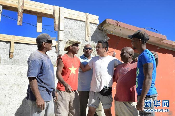 （國際&middot;圖文互動(dòng)）（1）哈瓦那龍卷風(fēng)災(zāi)區(qū)來了個(gè)&ldquo;中國人&rdquo;