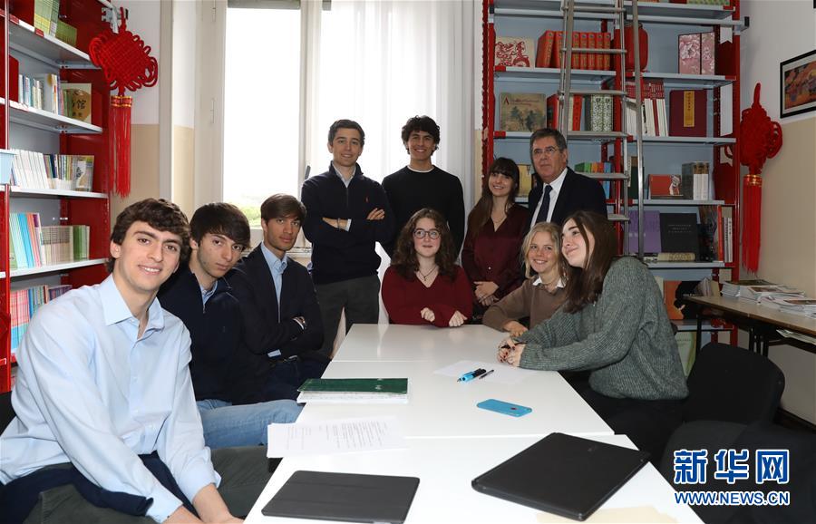 (國際·出訪配合·圖文互動)(1)通訊:我們的夢想里一定有中國——意大利羅馬國立住讀學(xué)校師生熱議習近平主席回信