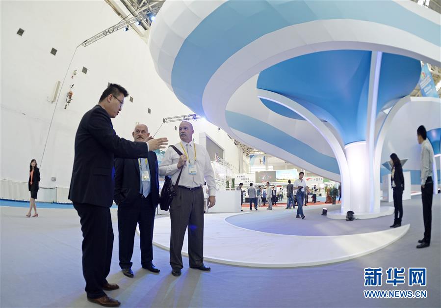 (新華全媒頭條·圖文互動)(13)舟舶繼路辟新天 商使交屬煥新顏——寫在第四屆中阿博覽會開幕之際