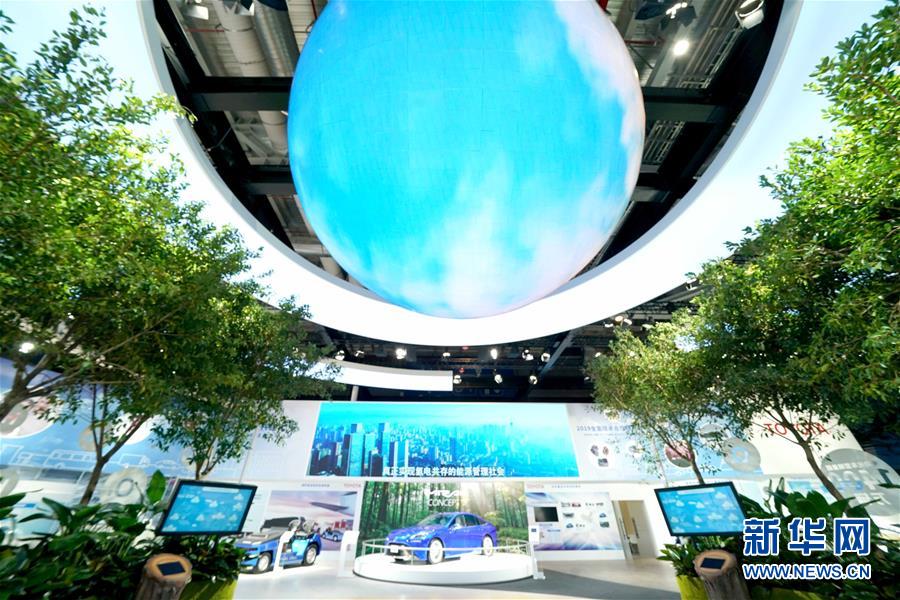 (新華全媒頭條·第二屆進(jìn)博會(huì)·圖文互動(dòng))(2)進(jìn)博之光輝耀世界 ——寫在第二屆中國(guó)國(guó)際進(jìn)口博覽會(huì)開(kāi)幕之際