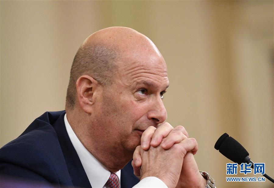 (國際)(1)特朗普彈劾調(diào)查重要證人到國會作證引關(guān)注