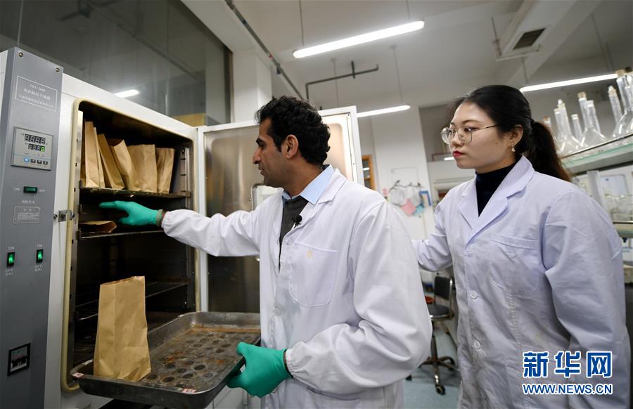 (在習(xí)近平新時(shí)代中國特色社會主義思想指引下——新時(shí)代新作為新篇章·總書記關(guān)切開放事·圖文互動)(2)來中國“學(xué)種地”的“洋學(xué)生”