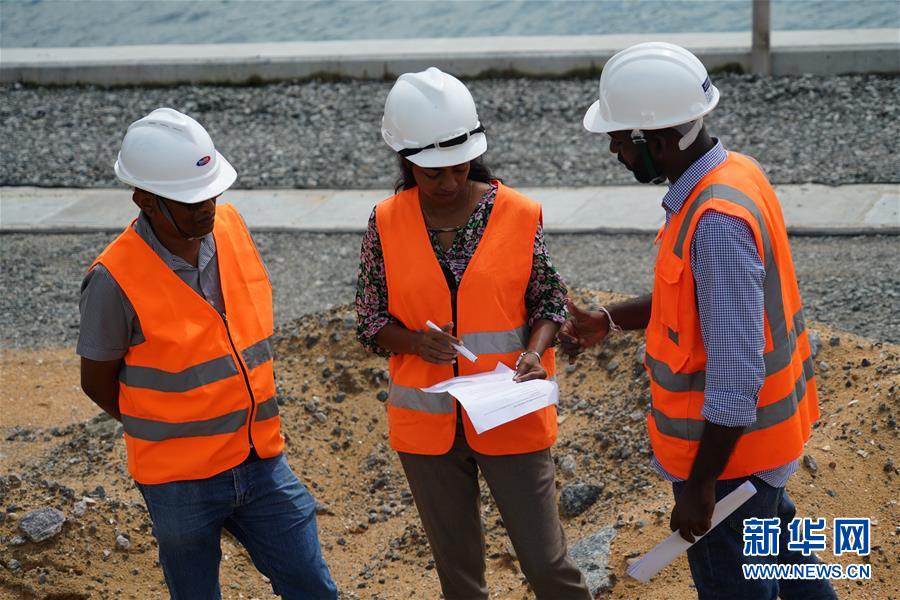 (國際·圖文互動)(4)通訊:“五年我們?yōu)樗估锾m卡造出一片新土地”——科倫坡港口城人的自豪與希冀