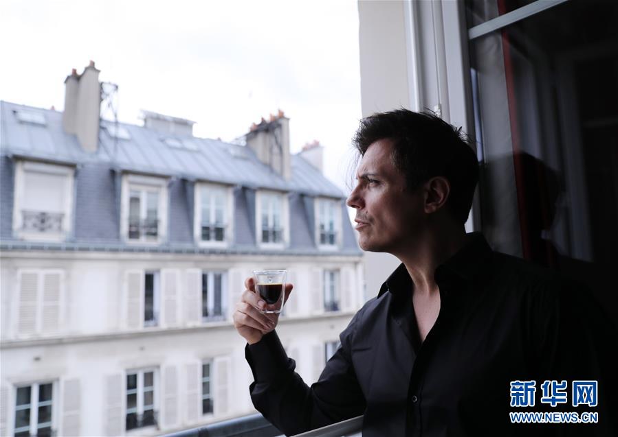 （國(guó)際&middot;圖文互動(dòng)）（5）通訊：手牽手，我們共同驅(qū)散陰霾&mdash;&mdash;法國(guó)音樂(lè)人創(chuàng)作抗疫歌曲背后的故事