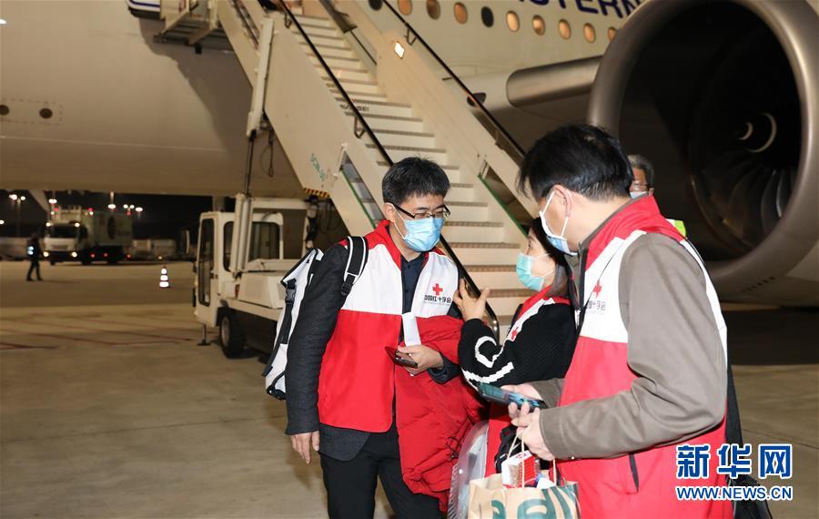 (國(guó)際疫情)(4)援意中國(guó)抗疫醫(yī)療專家組抵達(dá)羅馬