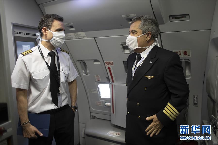 (圖文互動·國際疫情)(2)通訊:3.8萬公里的航程 跨越大洋的情誼——記阿根廷從中國運(yùn)載防疫物資