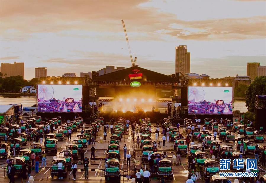 （國際&middot;圖文互動）（3）疫情新常態(tài)下的新嘗試&mdash;&mdash;泰國舉辦&ldquo;嘟嘟車&rdquo;音樂會