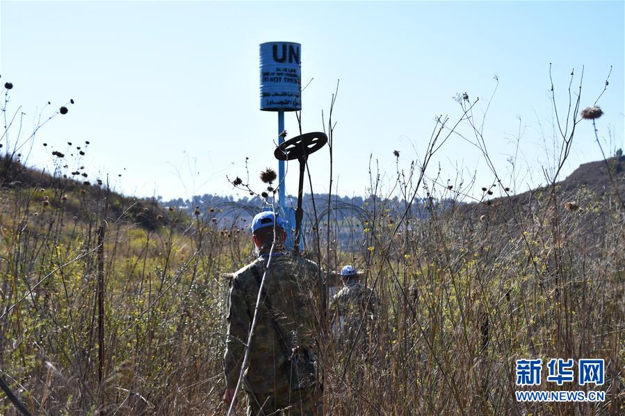 (國際·圖文互動)(4)披荊斬棘穿越“死亡地帶”——記中國新一批赴黎維和官兵首次“藍(lán)線”勘察