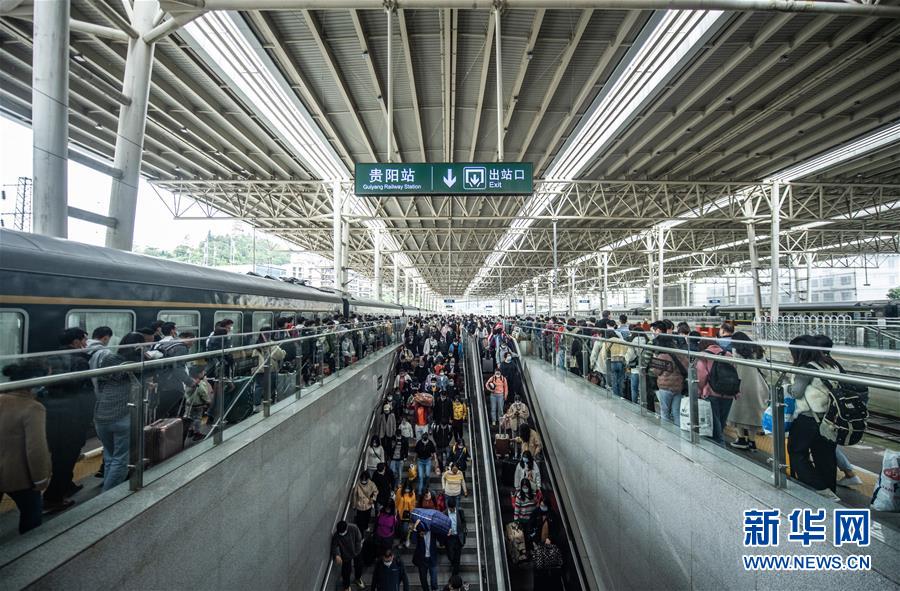 （新華全媒頭條&middot;圖文互動(dòng)）（2）海納百川共揚(yáng)帆&mdash;&mdash;黨的十九大以來以習(xí)近平同志為核心的黨中央引領(lǐng)中國高水平對外開放紀(jì)實(shí)