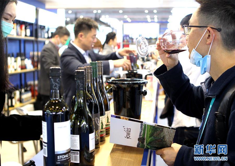 （第三屆進(jìn)博會(huì)&middot;圖文互動(dòng)）（11）全球&ldquo;寶藏級(jí)&rdquo;美食薈萃&mdash;&mdash;進(jìn)博會(huì)食品及農(nóng)產(chǎn)品館遍藏世間珍饈